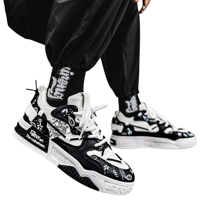 Sneakers With Graphic